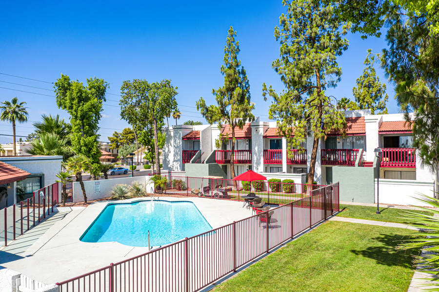 Red Sage Apartments in Phoenix Arizona | Pool view